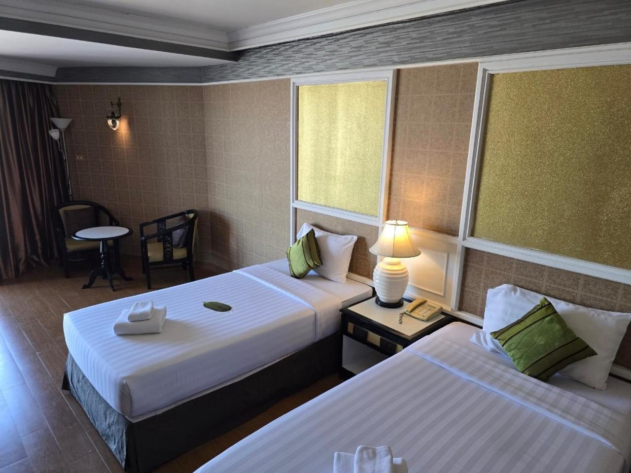 First Pacific Cirrus Hotel Pattaya Exterior foto