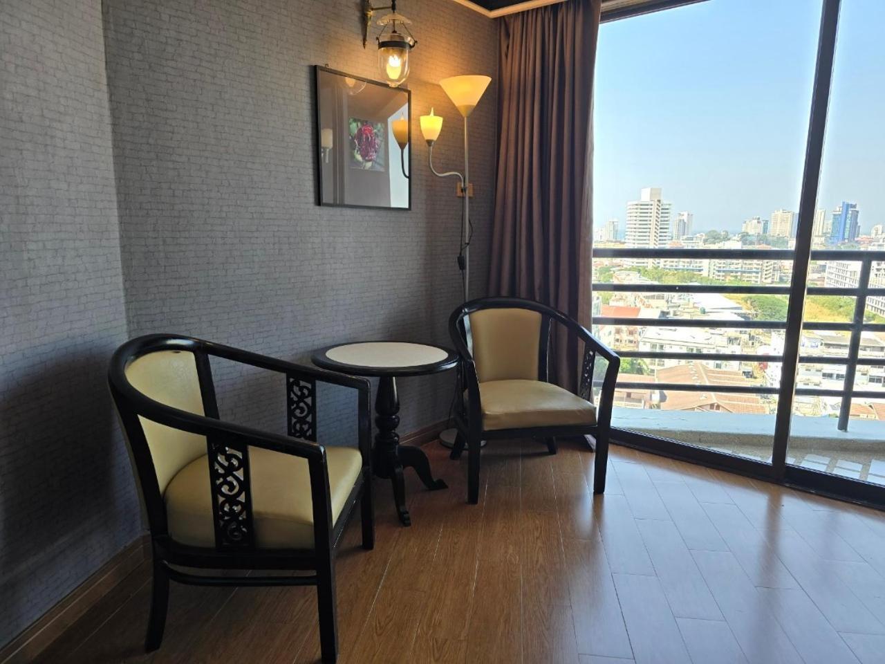 First Pacific Cirrus Hotel Pattaya Exterior foto