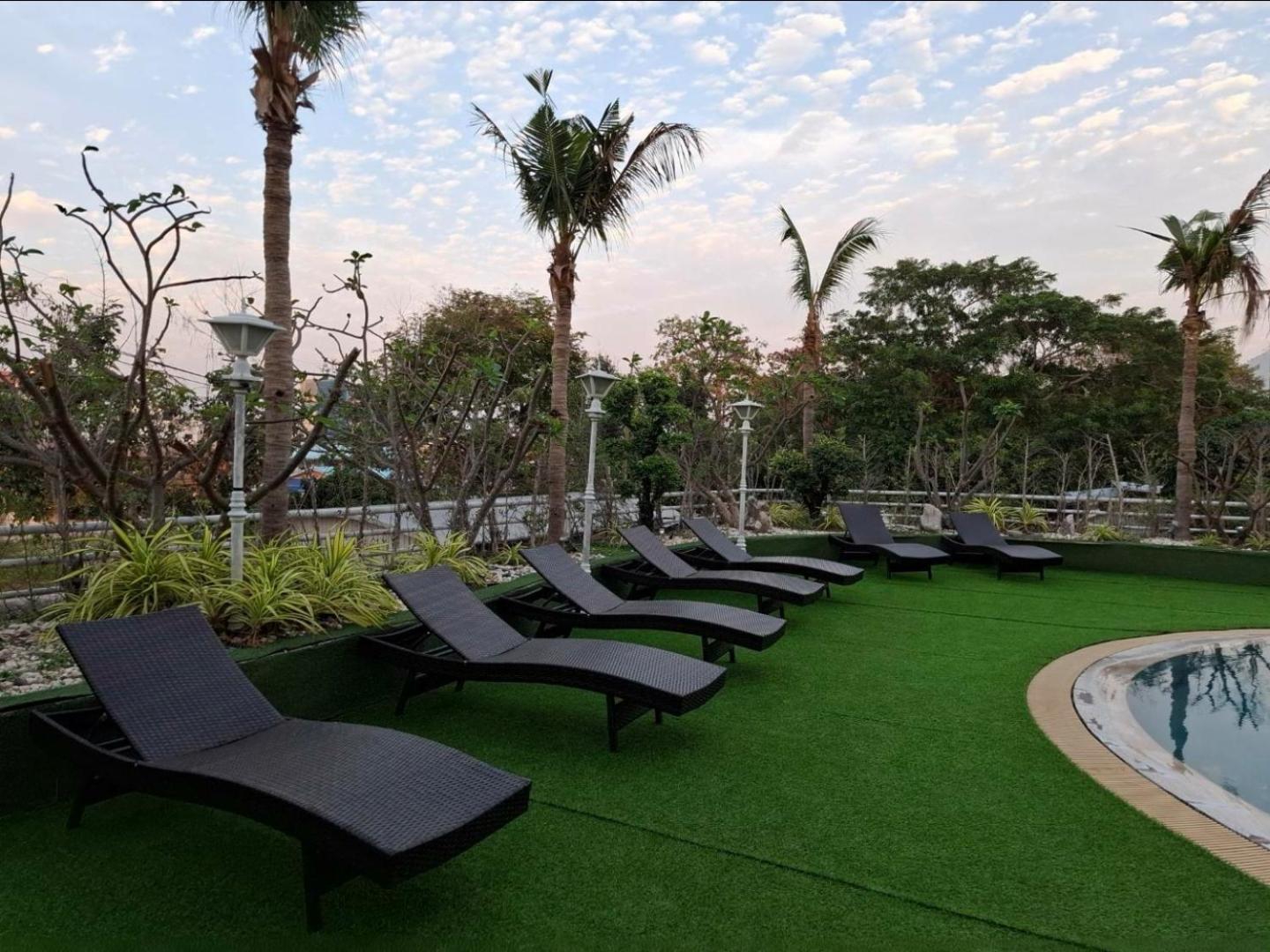 First Pacific Cirrus Hotel Pattaya Exterior foto