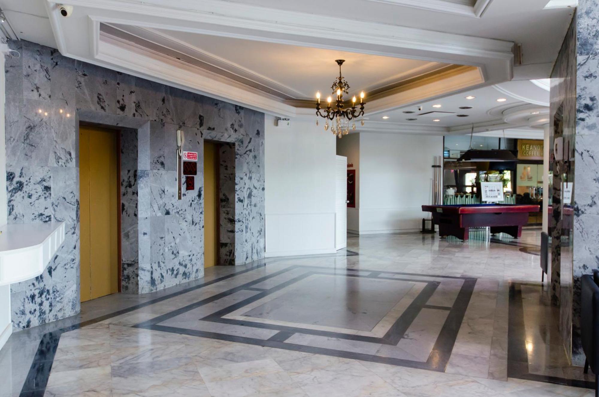 First Pacific Cirrus Hotel Pattaya Exterior foto